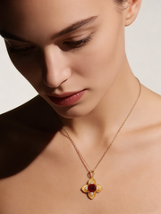 18K Yellow Gold Garnet Pendant Necklace