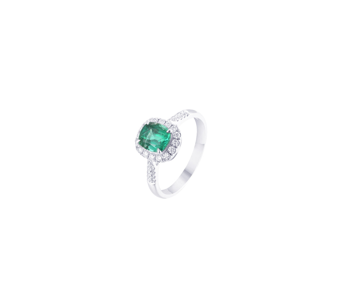 18K White Gold Emerald Diamond Ring